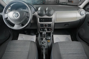 Хетчбэк Renault Sandero 2011 года, 429000 рублей, Тюмень