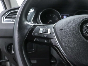 Внедорожник Volkswagen Tiguan 2020 года, 3000000 рублей, Красноярск