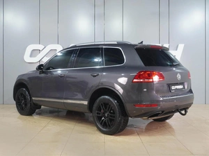 Внедорожник Volkswagen Touareg 2011 года, 1919000 рублей, Воронеж