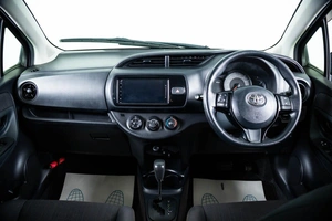 Хетчбэк Toyota Vitz 2017 года, 999000 рублей, Пермь