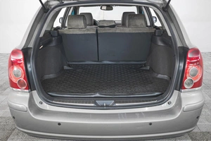 Универсал Toyota Avensis 2006 года, 1049000 рублей, Кемерово