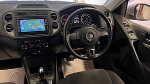 Внедорожник Volkswagen Tiguan 2013 года, 1349000 рублей, Красноярск