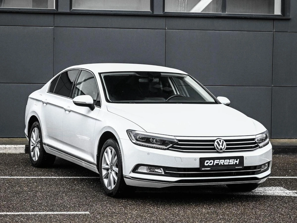 Седан Volkswagen Passat 2016 года, 2099000 рублей, Кирилловка