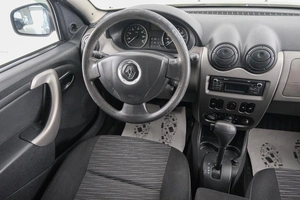 Хетчбэк Renault Sandero 2012 года, 689000 рублей, Красноярск