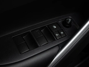 Внедорожник Toyota Corolla Cross 2024 года, 3210000 рублей, Краснодар