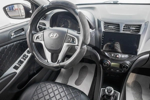 Хетчбэк Hyundai Solaris 2013 года, 949000 рублей, Барнаул