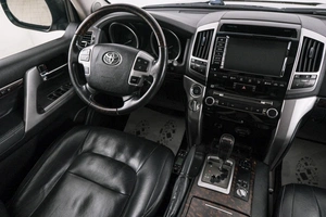 Внедорожник Toyota Land Cruiser 2014 года, 4399000 рублей, Красноярск
