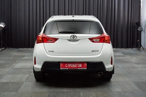 Универсал Toyota Auris 2014 года, 987000 рублей, Красноярск