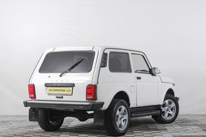 Внедорожник ВАЗ (LADA) 4x4 (Нива) 2015 года, 749000 рублей, Кемерово