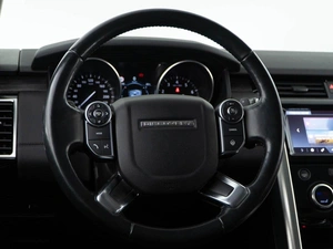 Внедорожник Land Rover Discovery 2017 года, 4738888 рублей, Москва