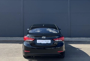 Седан Hyundai Elantra 2015 года, 1360000 рублей, Солонцы