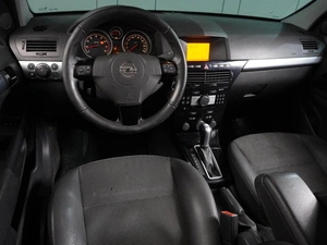 Седан Opel Astra 2012 года, 729000 рублей, Воронеж