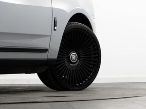 Внедорожник Rolls-Royce Cullinan 2019 года, 33000077 рублей, Москва