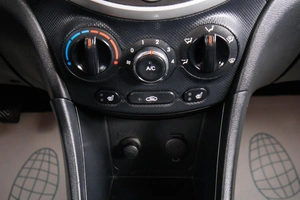 Хетчбэк Hyundai Solaris 2012 года, 649000 рублей, Пермь