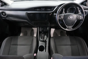 Хетчбэк Toyota Auris 2016 года, 1469000 рублей, Омск