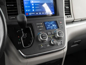 Минивэн Toyota Sienna 2016 года, 2548077 рублей, Москва