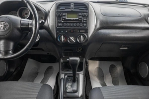 Внедорожник Toyota RAV4 2004 года, 899000 рублей, Барнаул