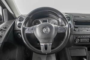 Внедорожник Volkswagen Tiguan 2014 года, 1259000 рублей, Барнаул