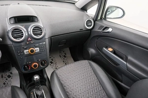 Хетчбэк Opel Corsa 2011 года, 719000 рублей, Красноярск