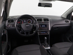 Седан Volkswagen Polo 2018 года, 1248077 рублей, Москва