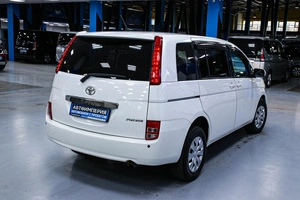 Минивэн Toyota Isis 2008 года, 998000 рублей, Солонцы