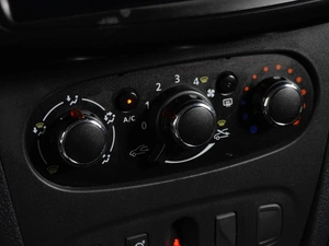 Хетчбэк Renault Sandero 2018 года, 1049000 рублей, Воронеж