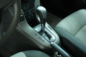 Седан Chevrolet Cruze 2010 года, 639000 рублей, Омск