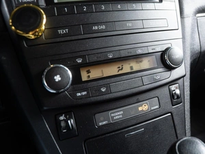 Седан Toyota Avensis 2010 года, 980000 рублей, Волгоград