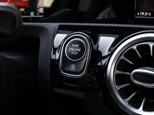Хетчбэк Mercedes-benz A-класс 2018 года, 2199000 рублей, Краснодар