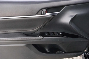 Седан Toyota Camry 2018 года, 3349000 рублей, Красноярск