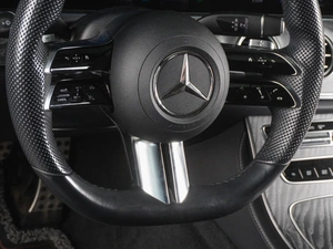 Седан Mercedes-benz E-класс 2022 года, 5945000 рублей, Красный Пахарь
