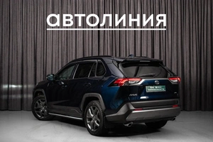 Внедорожник Toyota RAV4 2019 года, 3000000 рублей, Красноярск