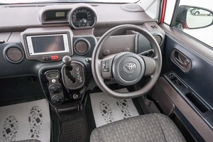 Минивэн Toyota Porte 2014 года, 729000 рублей, Красноярск