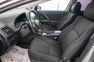 Седан Toyota Avensis 2009 года, 1189000 рублей, Красноярск