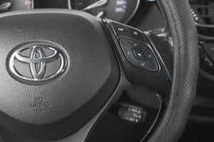 Внедорожник Toyota C-HR 2018 года, 2049000 рублей, Кемерово