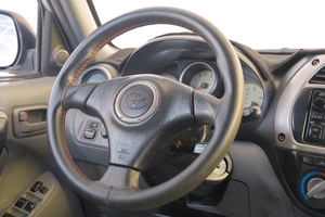 Внедорожник Toyota RAV4 2001 года, 769000 рублей, Омск