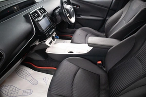 Лифтбек Toyota Prius 2016 года, 1969000 рублей, Оренбург