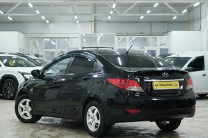 Седан Hyundai Solaris 2011 года, 759000 рублей, Омск