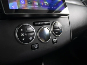 Хетчбэк Nissan Tiida 2007 года, 520000 рублей, Омск