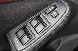 Седан Toyota Avensis 2005 года, 709000 рублей, Барнаул