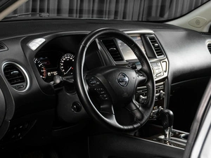 Внедорожник Nissan Pathfinder 2015 года, 1799000 рублей, Тюмень