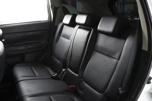 Внедорожник Mitsubishi Outlander 2015 года, 2330000 рублей, Омск