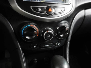 Седан Hyundai Solaris 2012 года, 919000 рублей, Воронеж