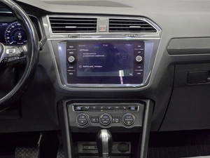 Внедорожник Volkswagen Tiguan 2017 года, 2199000 рублей, Красноярск
