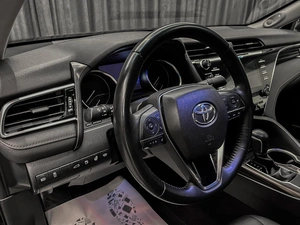 Седан Toyota Camry 2019 года, 3250000 рублей, Красноярск