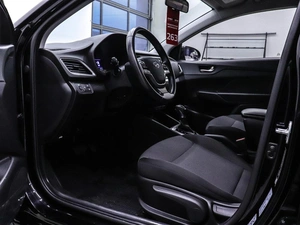 Седан Hyundai Solaris 2017 года, 1249000 рублей, Красноярск