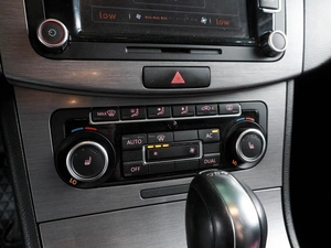 Седан Volkswagen Passat 2011 года, 854000 рублей, Воронеж