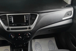 Седан Hyundai Solaris 2017 года, 929000 рублей, Тюмень