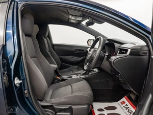 Хетчбэк Toyota Corolla 2019 года, 1730000 рублей, Красноярск