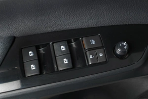 Лифтбек Toyota Prius 2017 года, 2489000 рублей, Тюмень